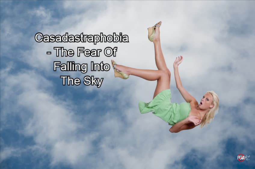 casadastraphobia-the-fear-of-falling-into-the-sky